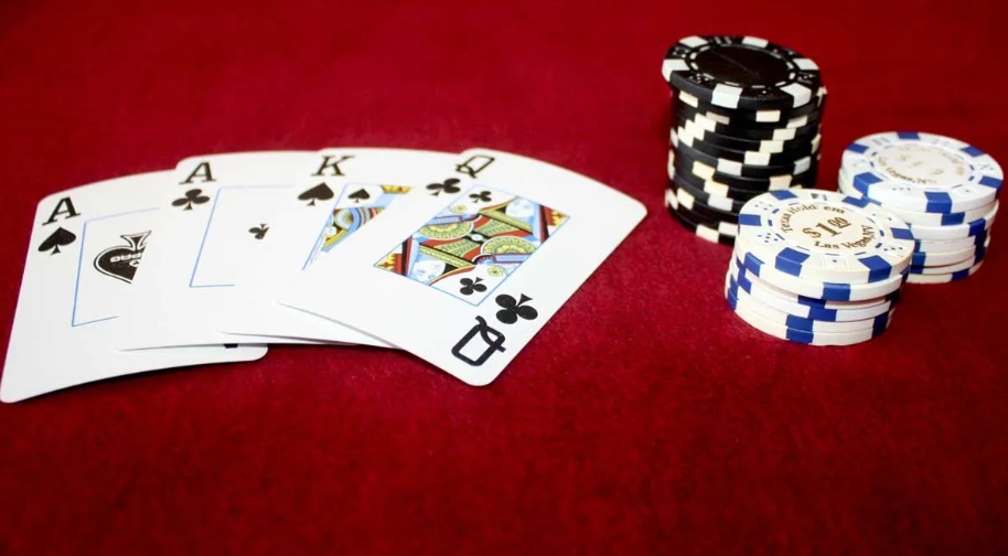 hướng dẫn cách chơi poker hello88